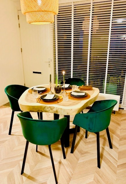 Ontzettend blij met mijn onwijs gave eettafel.