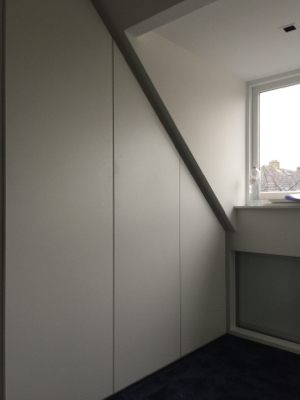 Drehtürenschrank
