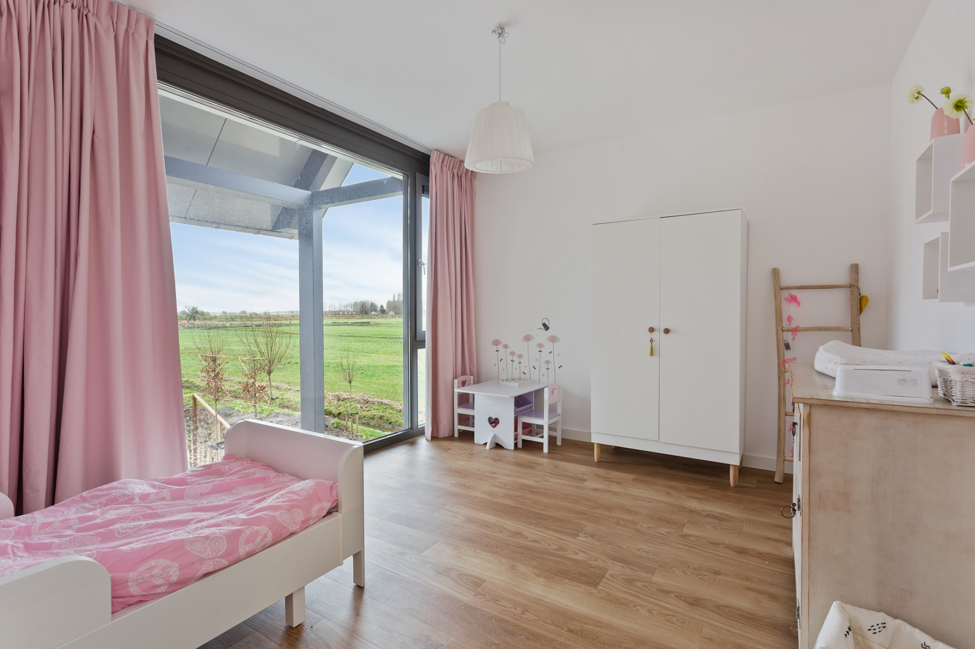 Woods Bedgebury Oak mFLOR 66219