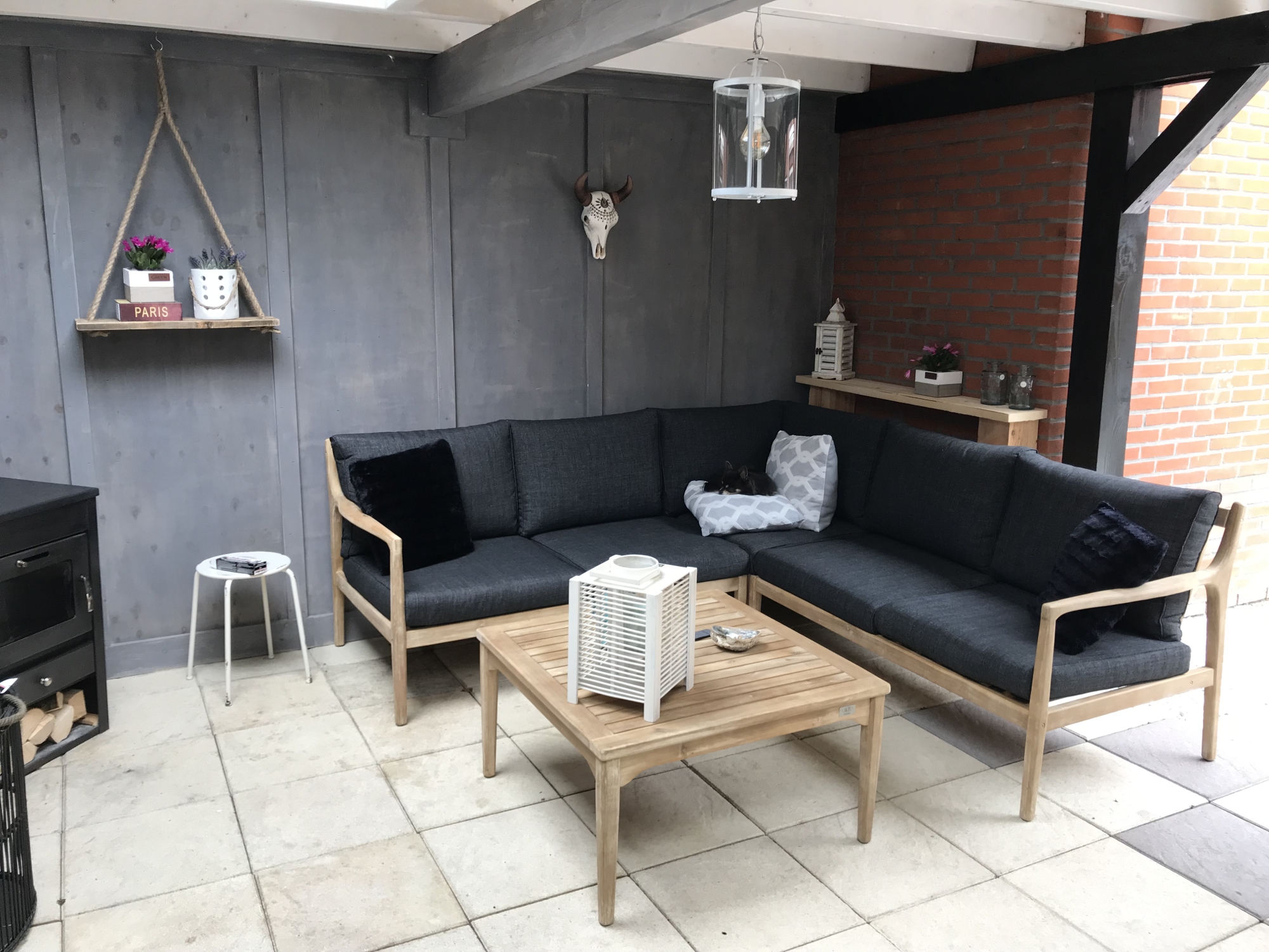 Super blij met onze nieuwe loungeset