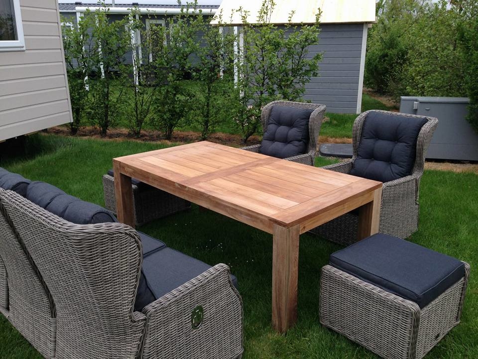 Tuinset met teaktafel