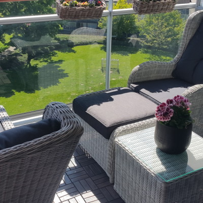 AVH beperkt zich niet alleen tot tuinsets, maar ook de balkonsets mogen er zijn !
