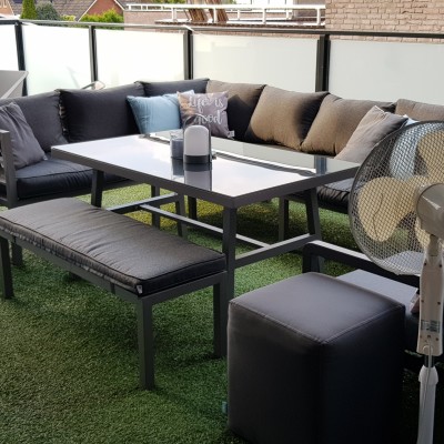Wat een heerlijke 2e huiskamer is ons terras geworden