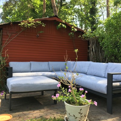 Met deze loungezetel geniet we zo van onze tuin. Zalig!