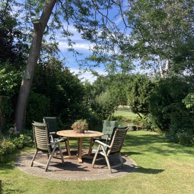 Teakhouten tuintafel is onverwoestbaar…