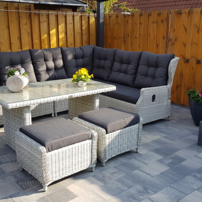 Geweldig mooie lounge set . Keurig geplaatst door nette chauffeur van AVH.