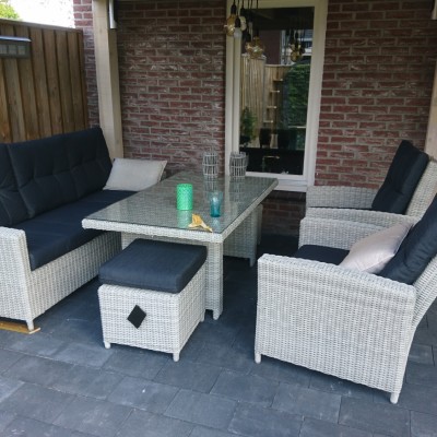 Blij met de nieuwe dining loungeset van AVH!