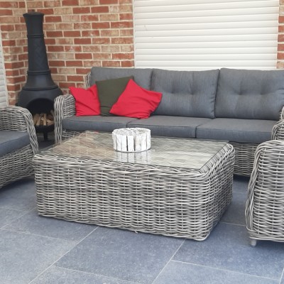 Onze barakaldo loungeset staat perfect in onze pergola.