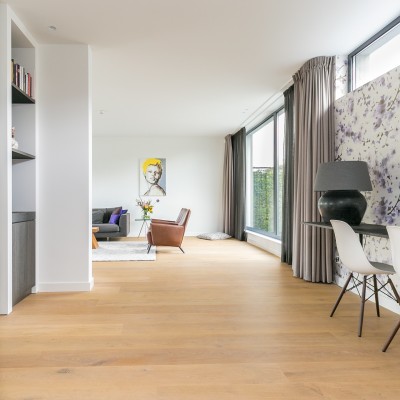 Woonkamer met werkplek