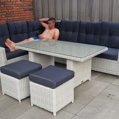 Hij stond nog geen 5 minuten in de tuin of hij werd al goed in gebruik genomen!