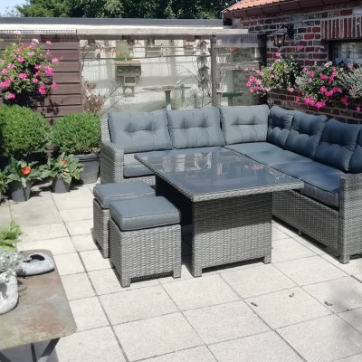 Met deze prachtige lounge.