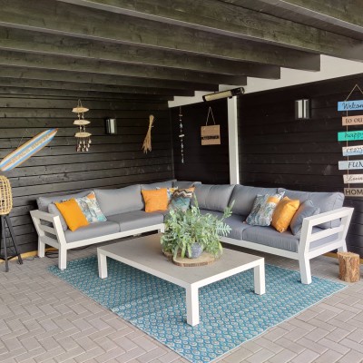 De veranda is echt een hele fijne plek geworden door deze lounge set