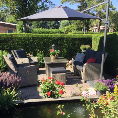 Onze tuin helemaal af met de prachtige loungemeubelen van AVH