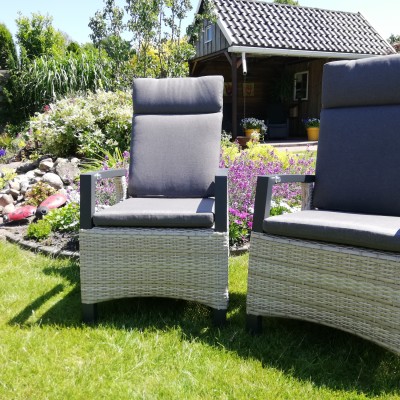 wij zijn super blij met de prachtige verstelbare tuinstoelen