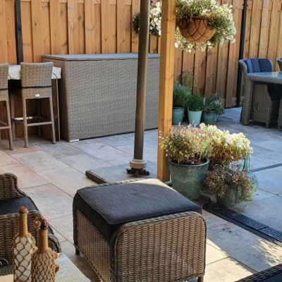 Zeer tevreden met onze nieuwe tuinmeubelen van AVH Outdoor.
