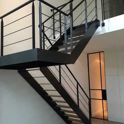 iStairs Solid Black