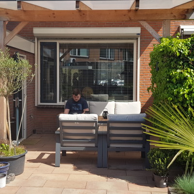 Genieten van de nieuwe lente op onze nieuwe meubelen