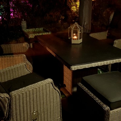 Nu is de tuin compleet met deze diningset, zit geweldig.