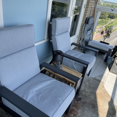 Lounge stoelen en voetenbankjes om te genieten 👍🏻