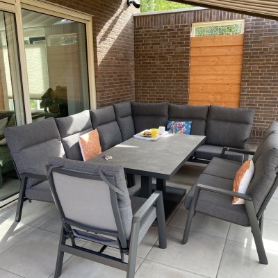 Een set om aan te eten en te loungen? Dat kan!