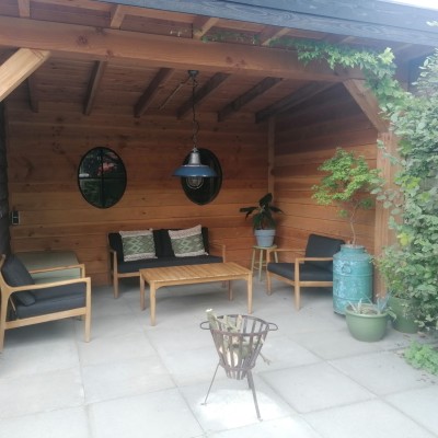 Tijdens deze zomer tot in de late uurtjes genieten van onze loungeset