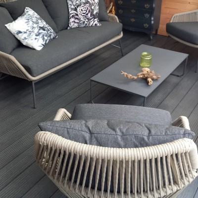 De nieuwe set onder de overkapping