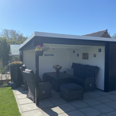 We zijn zo blij met onze nieuwe tuinset en genieten er elke dag van