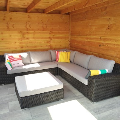 Een super mooi en heerlijk loungeset gekocht bij AVH outdoor Tuinmeubelen.