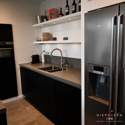Stijlvolle woonkeuken met kookeiland