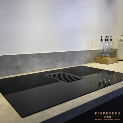 Inductiekookplaat met afzuiging