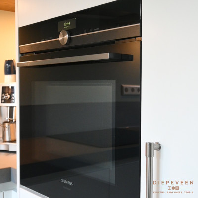 Moderne witte keuken