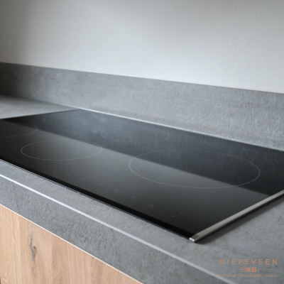 Moderne keuken met hout