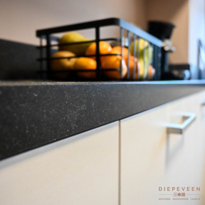 Tijdloze witte keuken