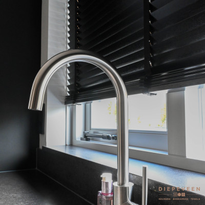 Moderne keuken met hout