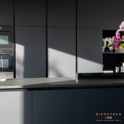 Moderne keuken met kookeiland