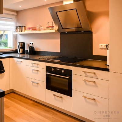 Tijdloze witte keuken