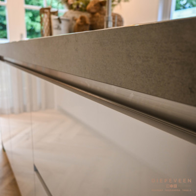 moderne keuken met eiland