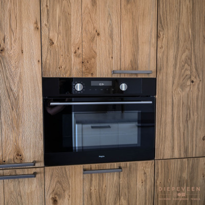 Moderne keuken hout en wit