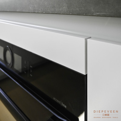 Moderne witte keuken