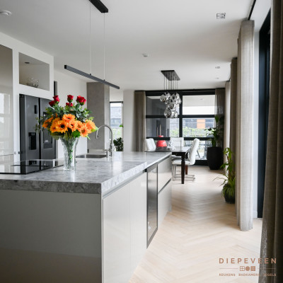 Je hebt een ruime doorloop aan beide kanten en meer dan genoeg lichtinval