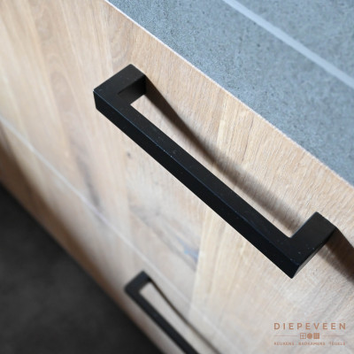 Moderne keuken met hout