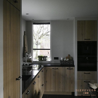 Zij aanzicht landelijke keuken