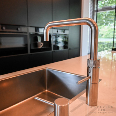 Moderne keuken met marmer