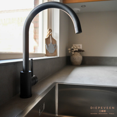 Moderne keuken met hout