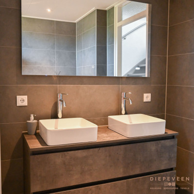 Brede spiegel met ledverlichting