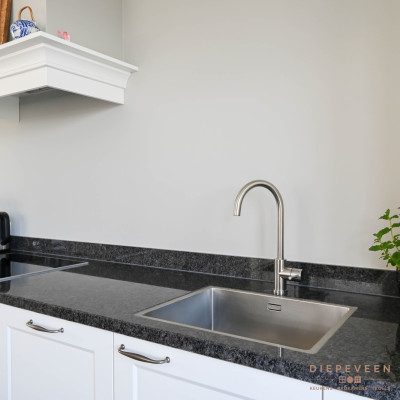 Landelijke witte keuken