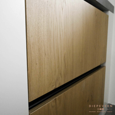 De greep loze kastjes zorgen voor een strakke uitstraling