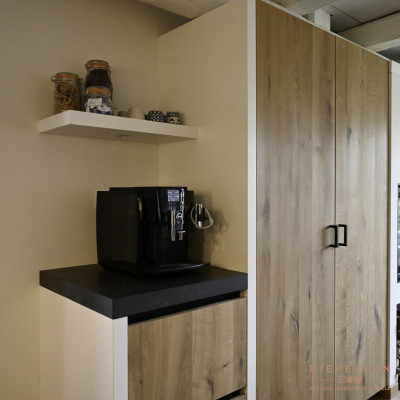 De nis is speciaal voor het koffiezetapparaat