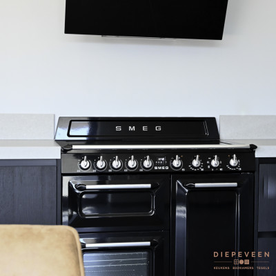 Prachtig Smeg fornuis met inductiekookplaat