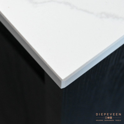 Stijlvolle keuken met kookeiland